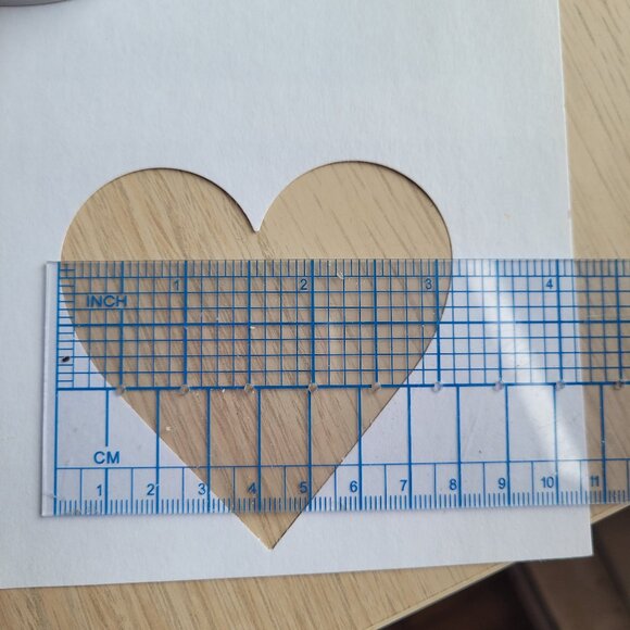 BiraBira - Extra Large 3.5" Heart Paper Hole Punch - Picture 4 of 7